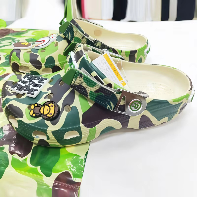 Cartoon Camouflage-Style Coupl - đánh giá và giá Men Shoes Models
